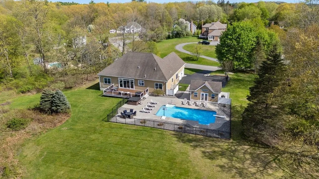 5 Primrose Lane Salem NH 03079