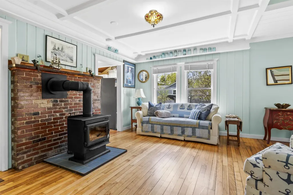 17 Elizabeth Street Portland ME 04108-1168
