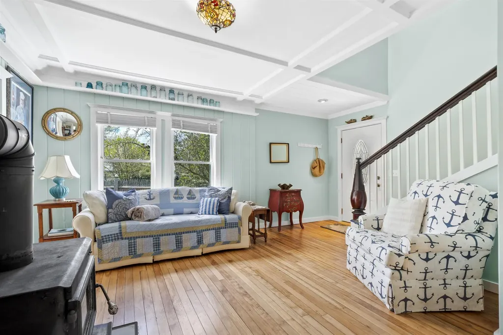 17 Elizabeth Street Portland ME 04108-1168