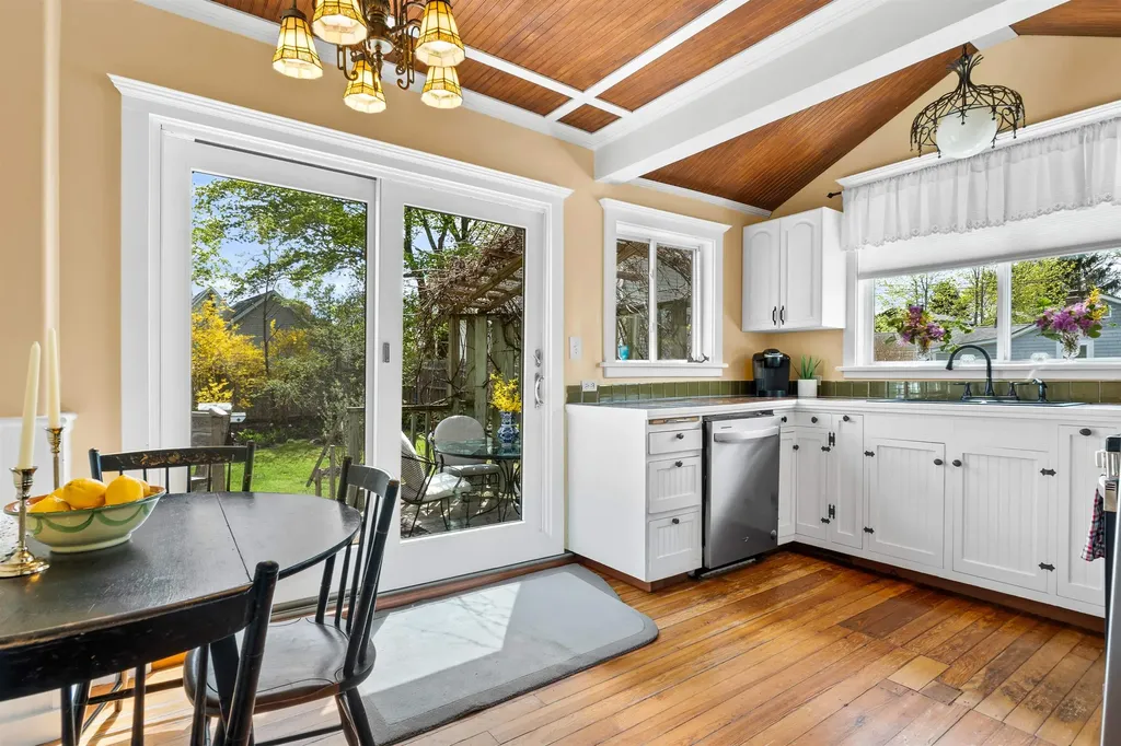 17 Elizabeth Street Portland ME 04108-1168