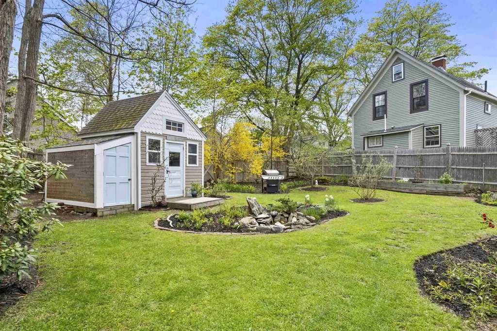 17 Elizabeth Street Portland ME 04108-1168