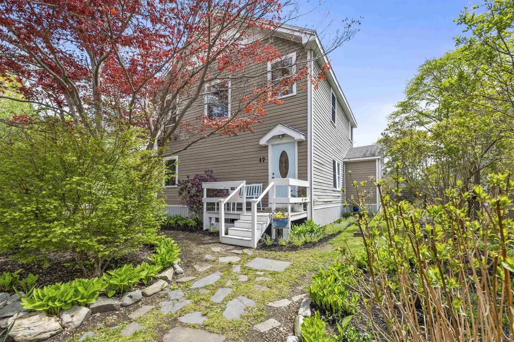 17 Elizabeth Street Portland ME 04108-1168