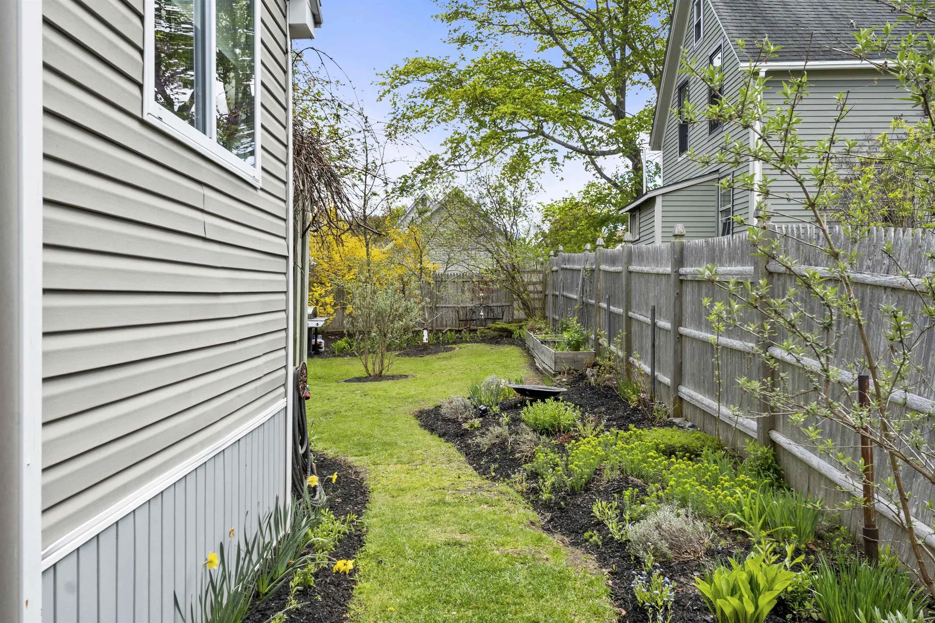 17 Elizabeth Street Portland ME 04108-1168