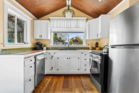 17 Elizabeth Street Portland ME 04108-1168