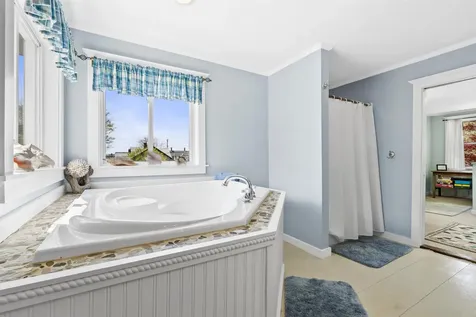17 Elizabeth Street Portland ME 04108-1168
