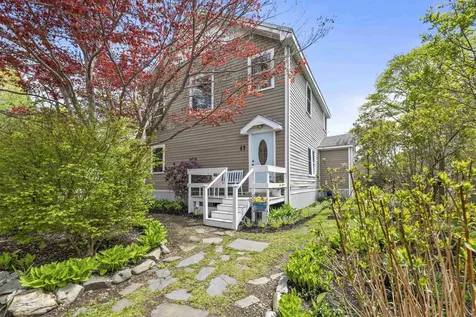 17 Elizabeth Street Portland ME 04108-1168