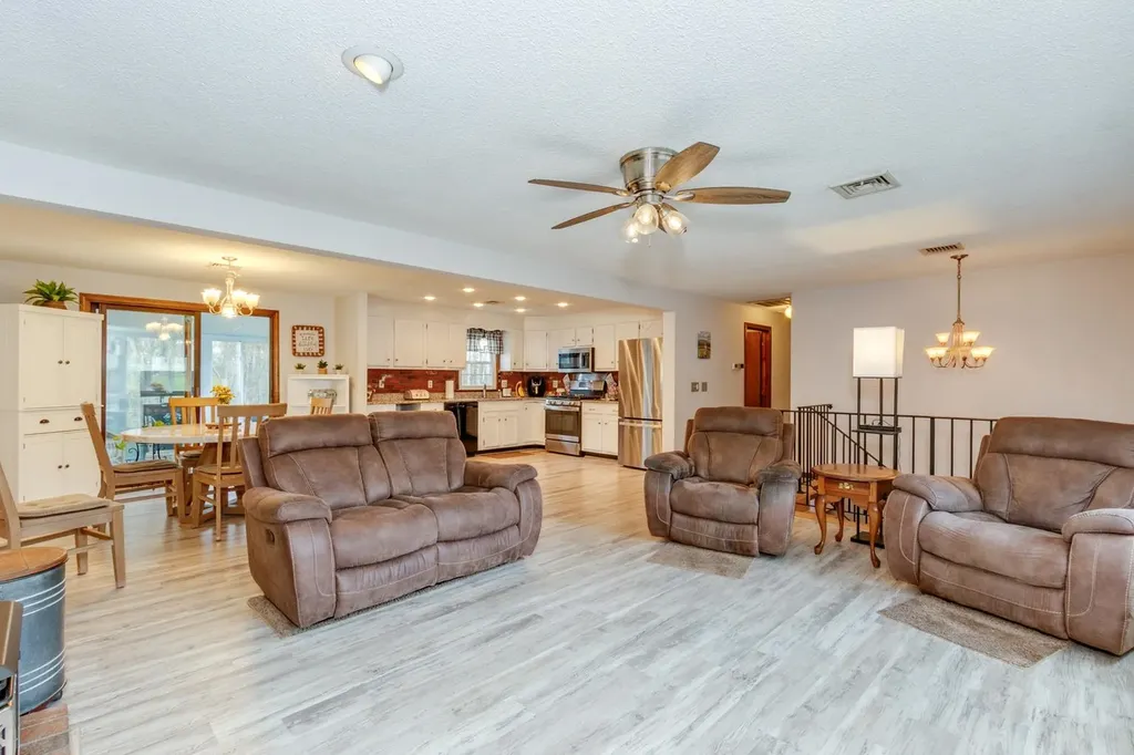 11 Mathew Drive Merrimack NH 03054