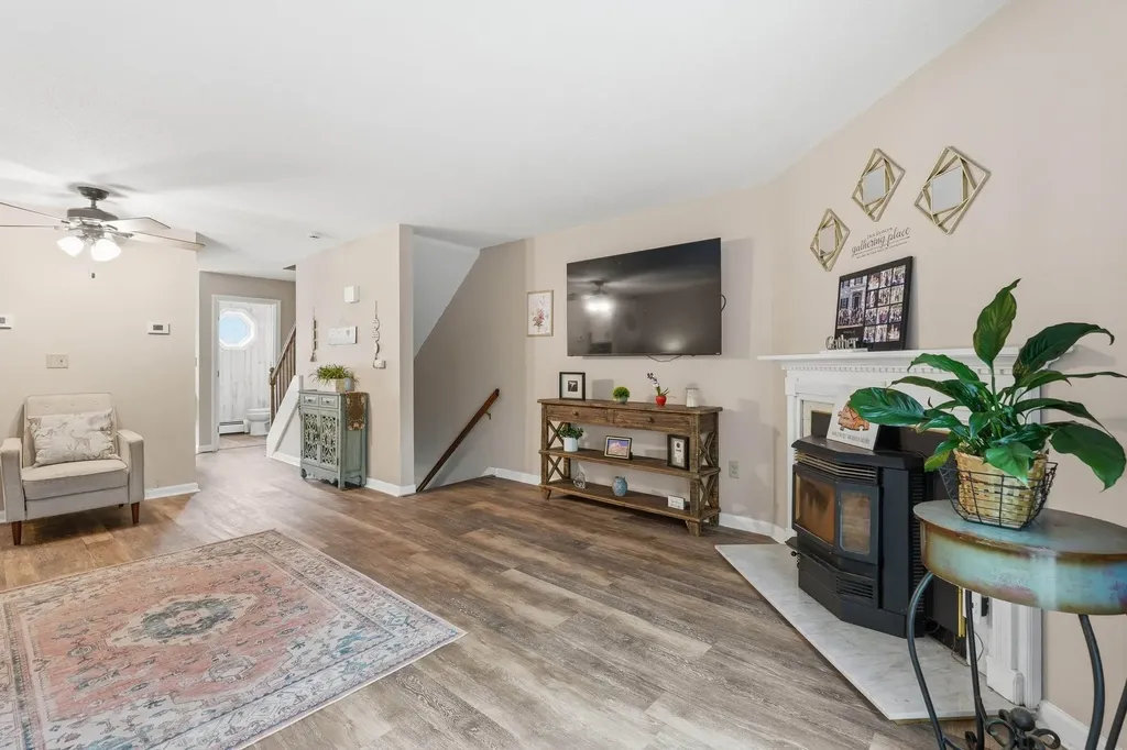 15 Walnut Circle Merrimack NH 03054