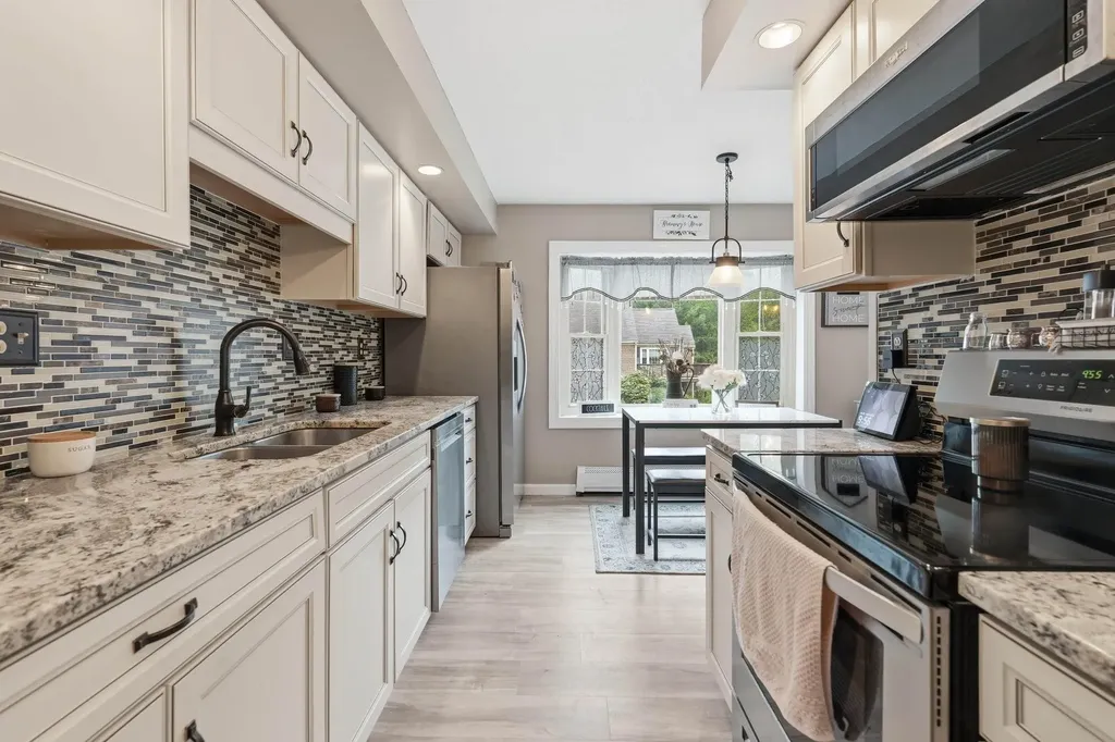 15 Walnut Circle Merrimack NH 03054