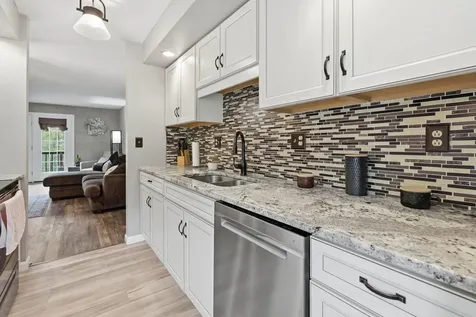 15 Walnut Circle Merrimack NH 03054