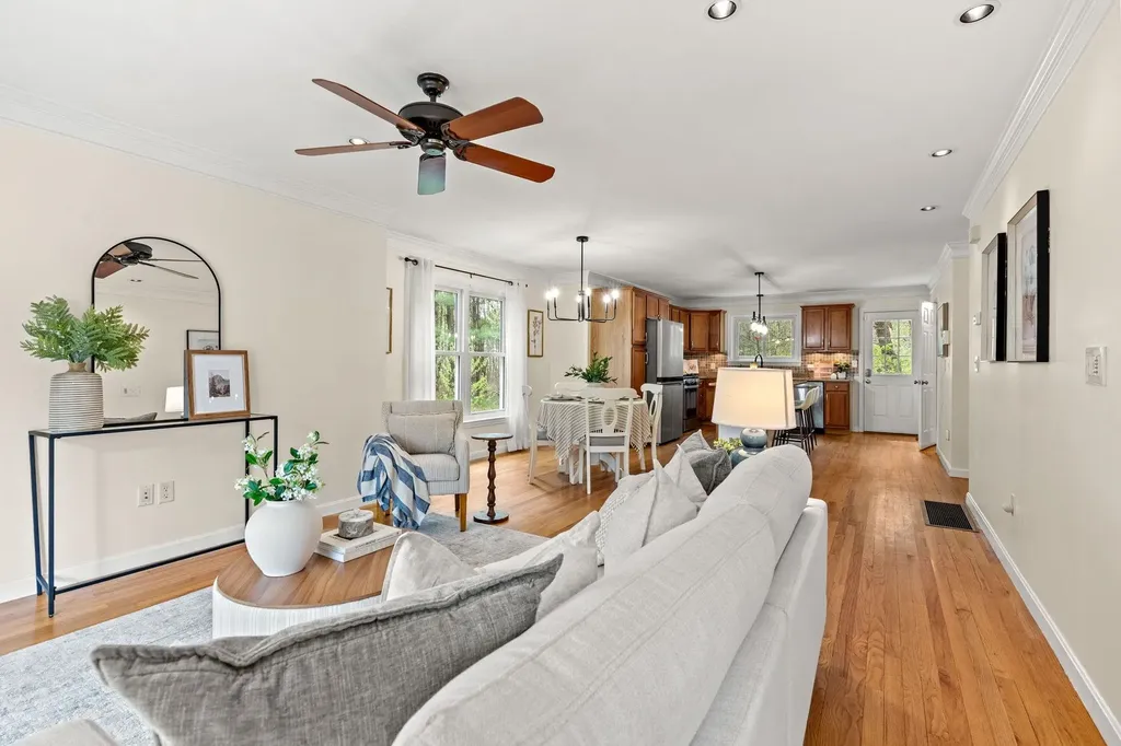 9 Chandler Lane Epping NH 03042