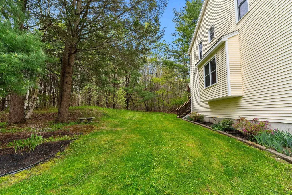9 Chandler Lane Epping NH 03042
