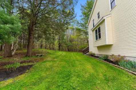 9 Chandler Lane Epping NH 03042