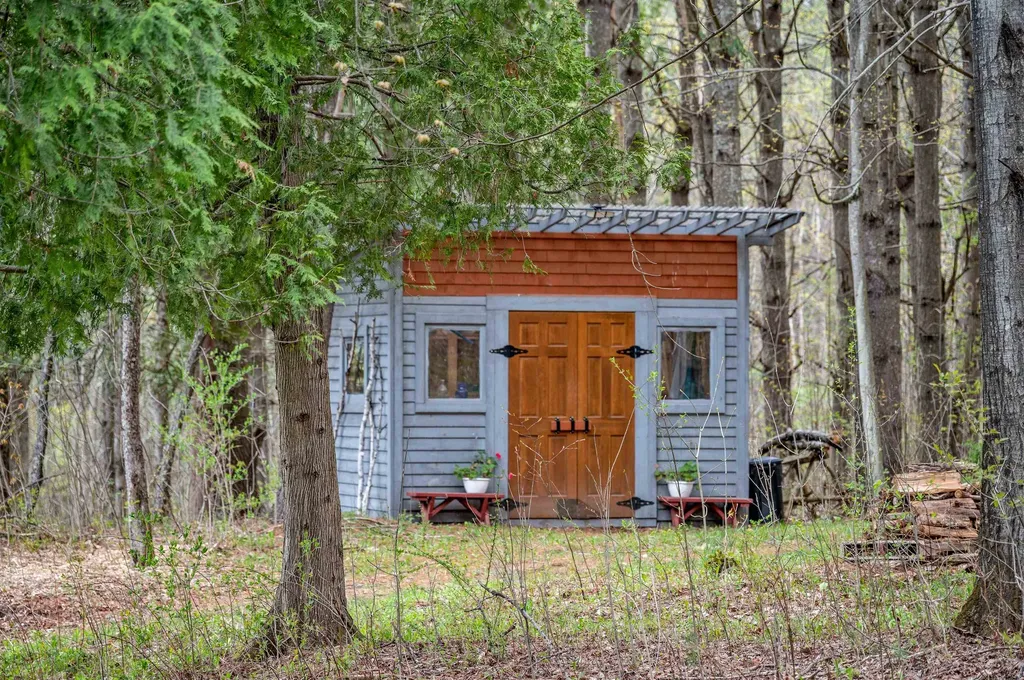 90 Sugarwoods Road Barre Town VT 05641-8800
