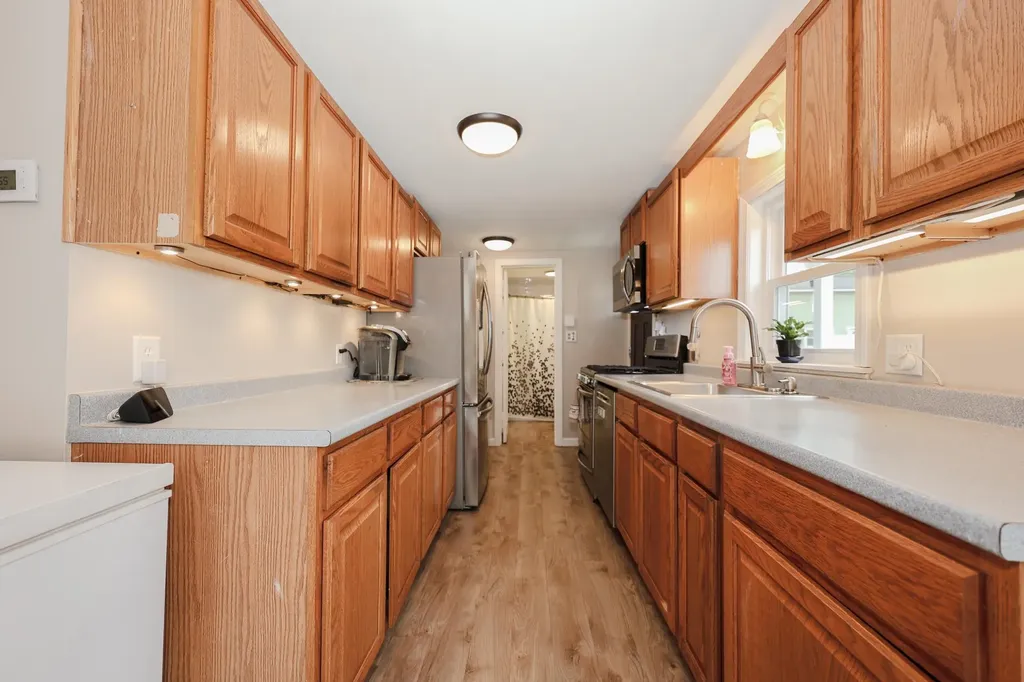 9 Riverside Drive Fremont NH 03044