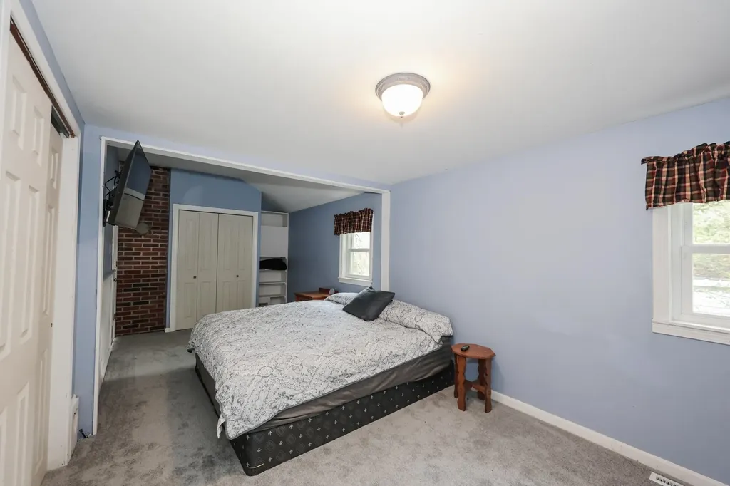 9 Riverside Drive Fremont NH 03044
