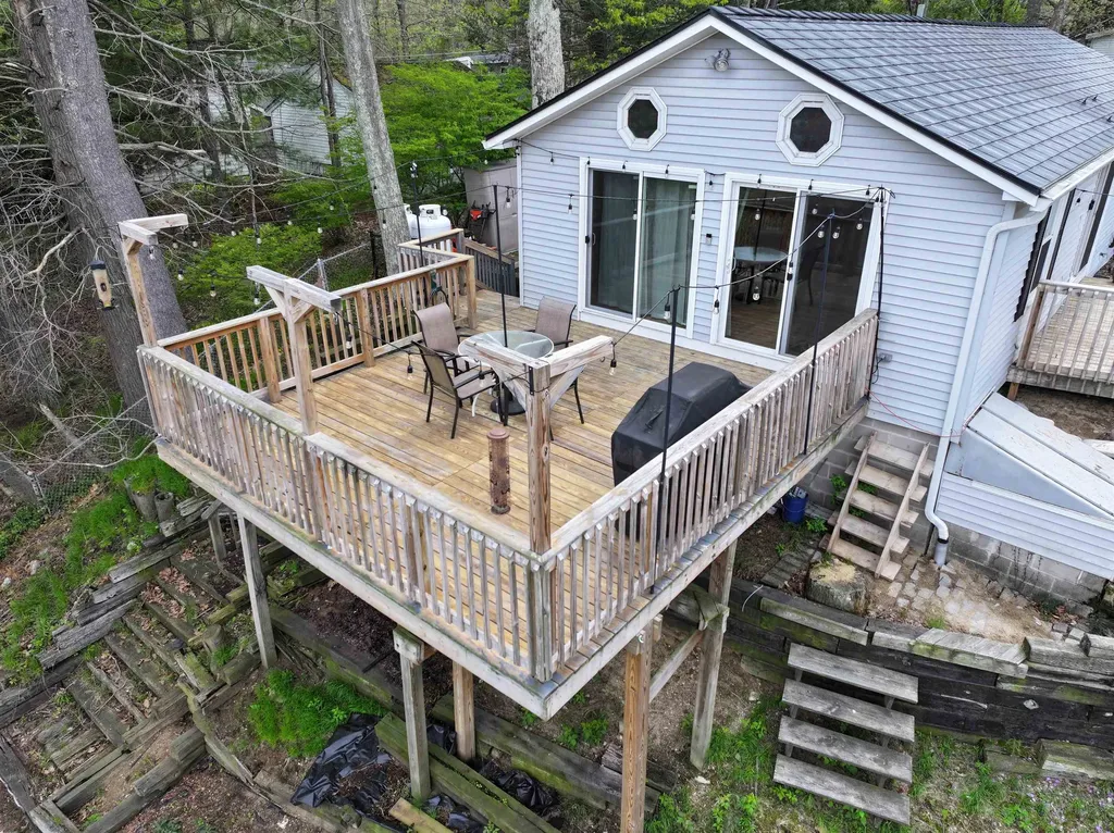 9 Riverside Drive Fremont NH 03044