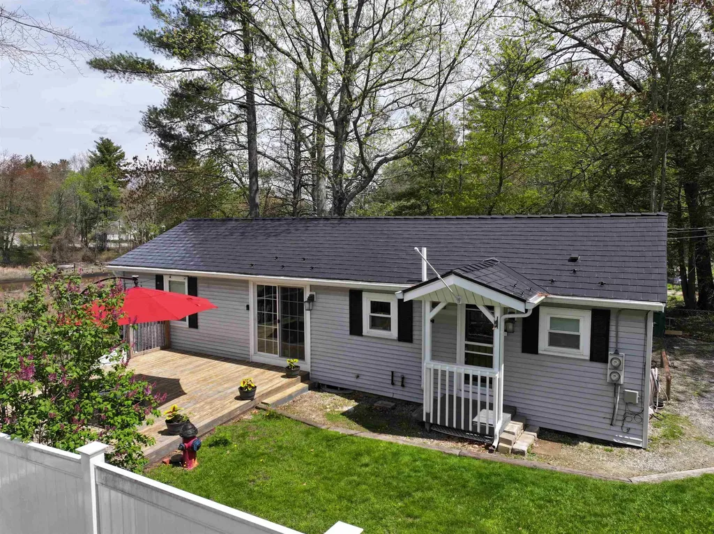 9 Riverside Drive Fremont NH 03044