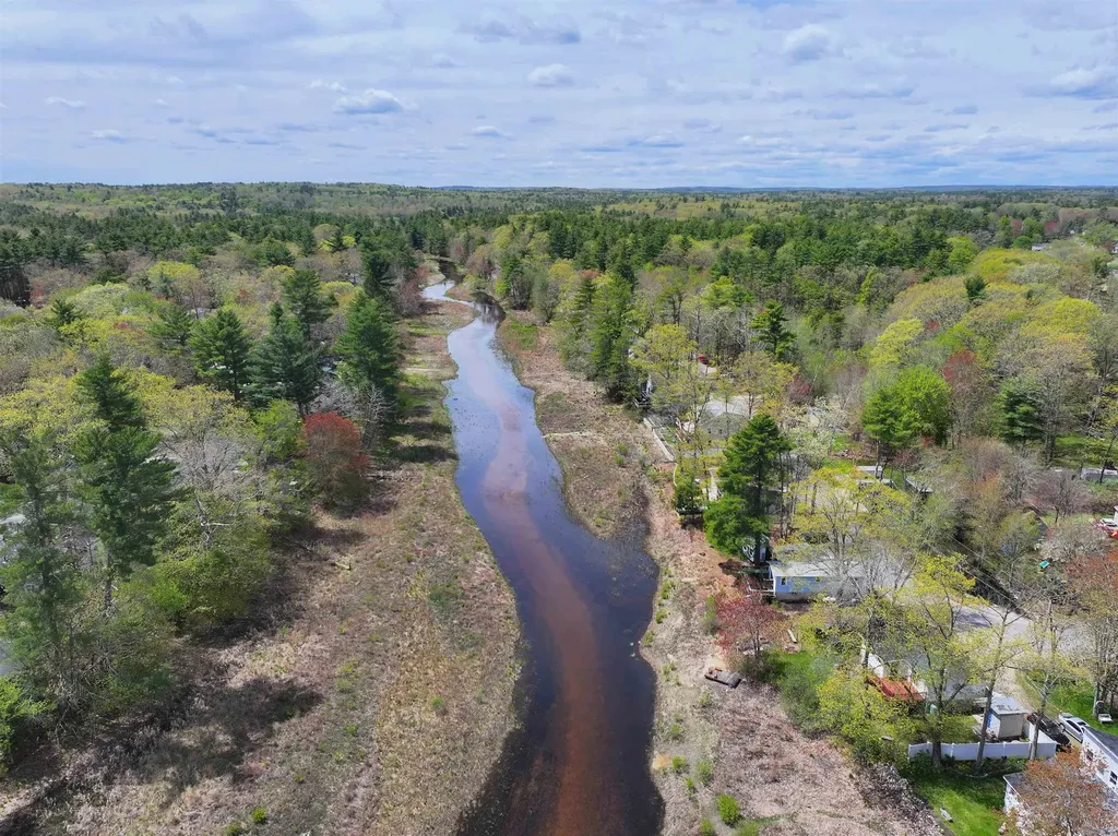 9 Riverside Drive Fremont NH 03044