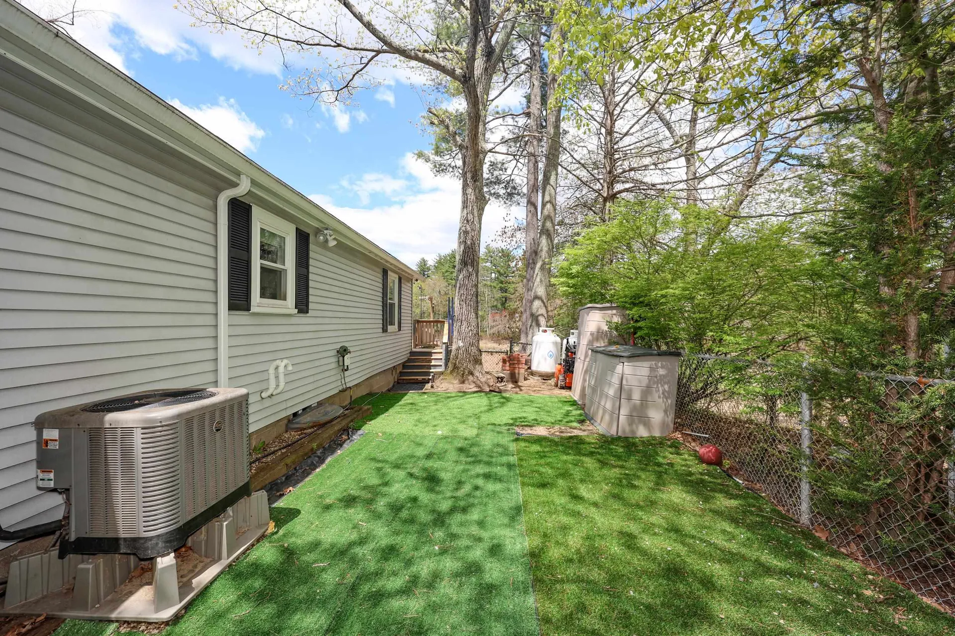 9 Riverside Drive Fremont NH 03044