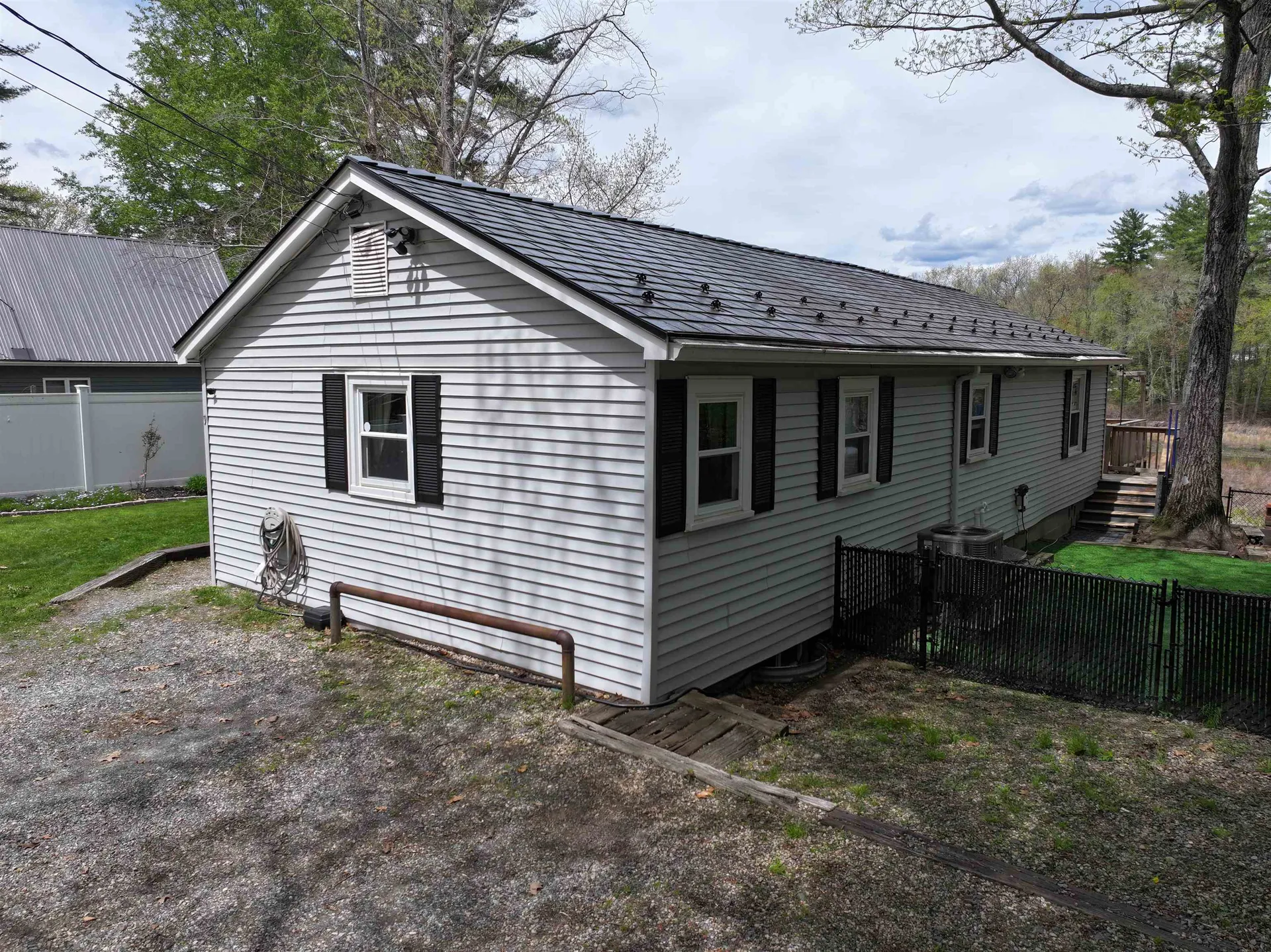 9 Riverside Drive Fremont NH 03044