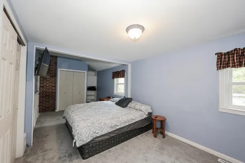 9 Riverside Drive Fremont NH 03044