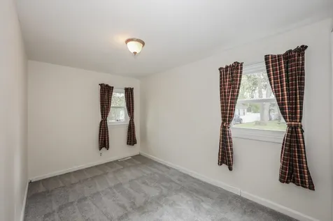 9 Riverside Drive Fremont NH 03044