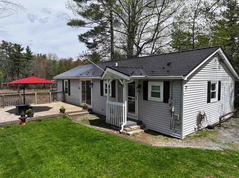 9 Riverside Drive Fremont NH 03044