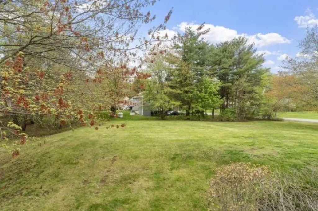 32 Amberwood Drive Atkinson NH 03811