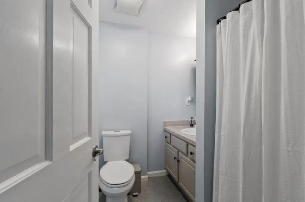 32 Amberwood Drive Atkinson NH 03811