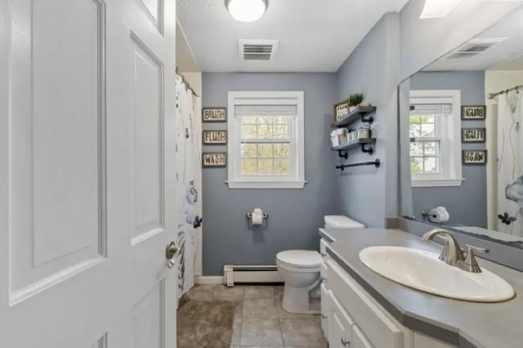 32 Amberwood Drive Atkinson NH 03811