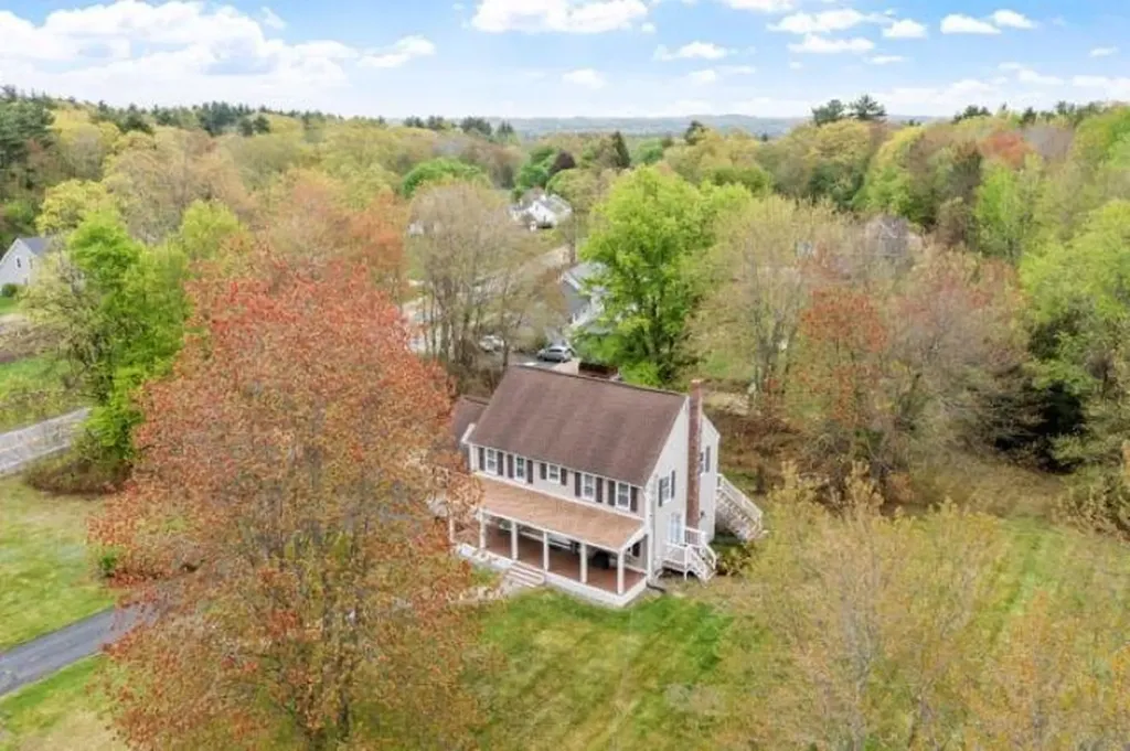 32 Amberwood Drive Atkinson NH 03811