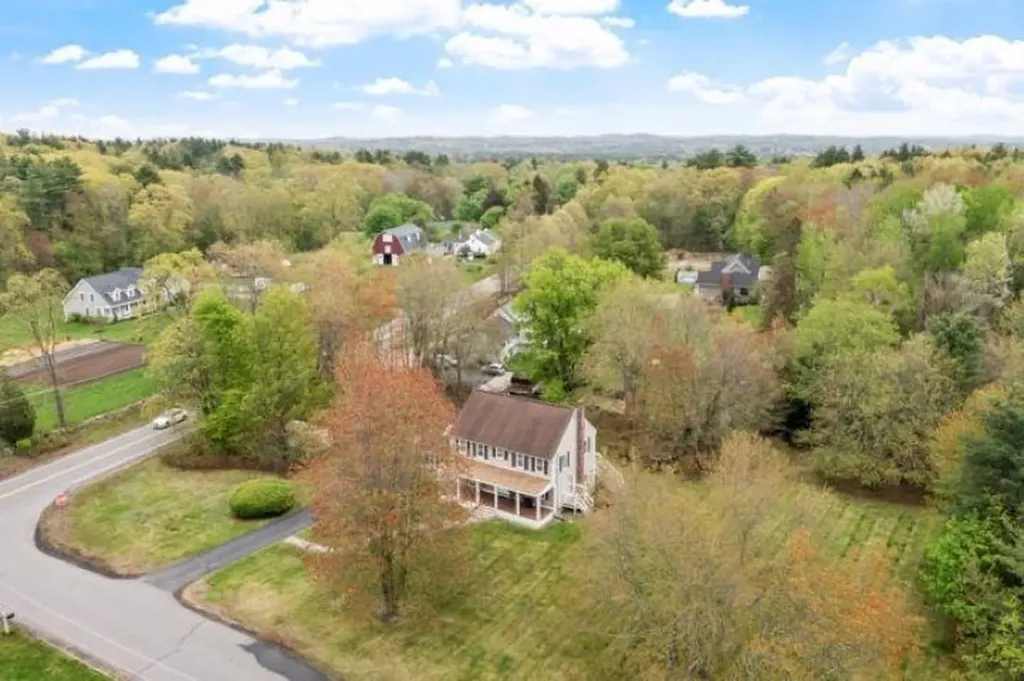 32 Amberwood Drive Atkinson NH 03811