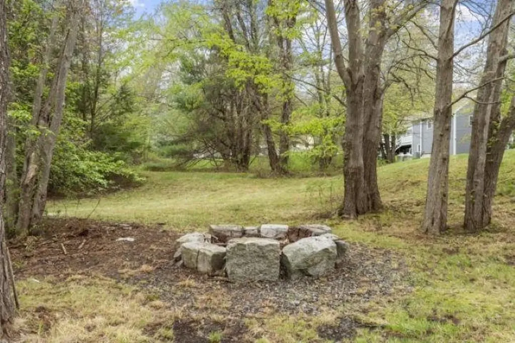 32 Amberwood Drive Atkinson NH 03811