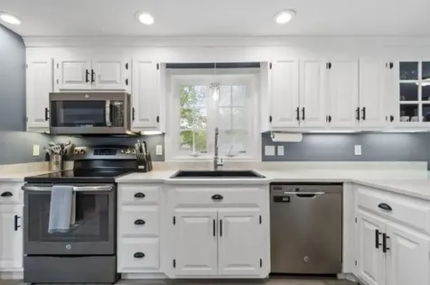 32 Amberwood Drive Atkinson NH 03811