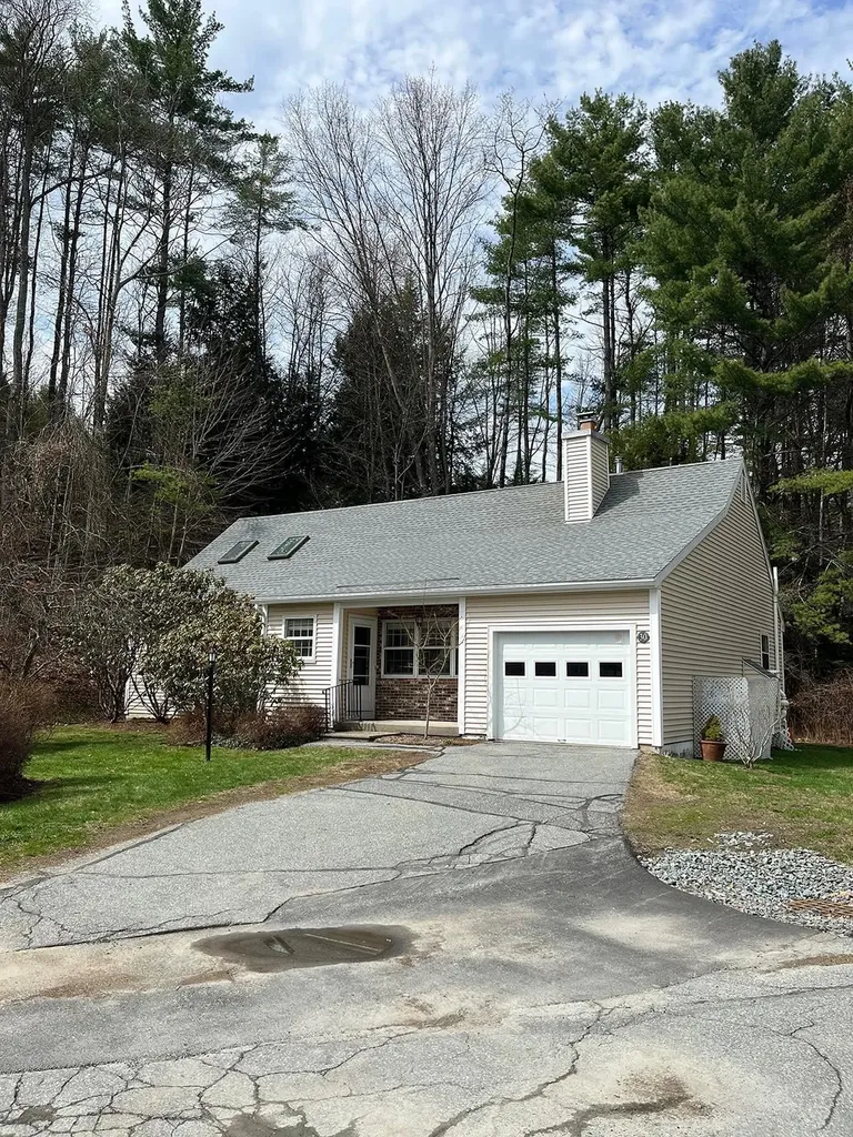 6 Oak Ridge Road Lebanon NH 03784