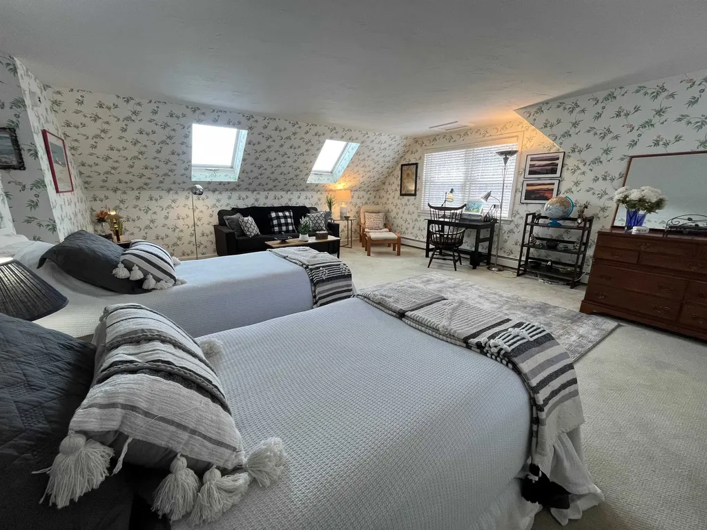 6 Oak Ridge Road Lebanon NH 03784