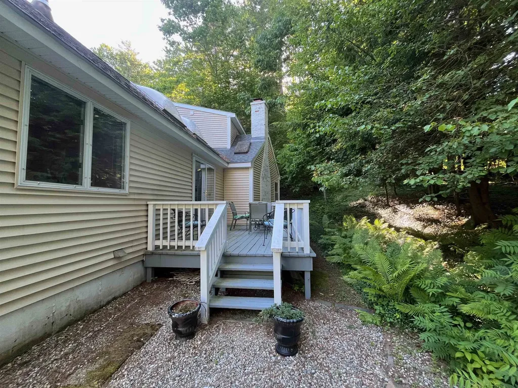 6 Oak Ridge Road Lebanon NH 03784