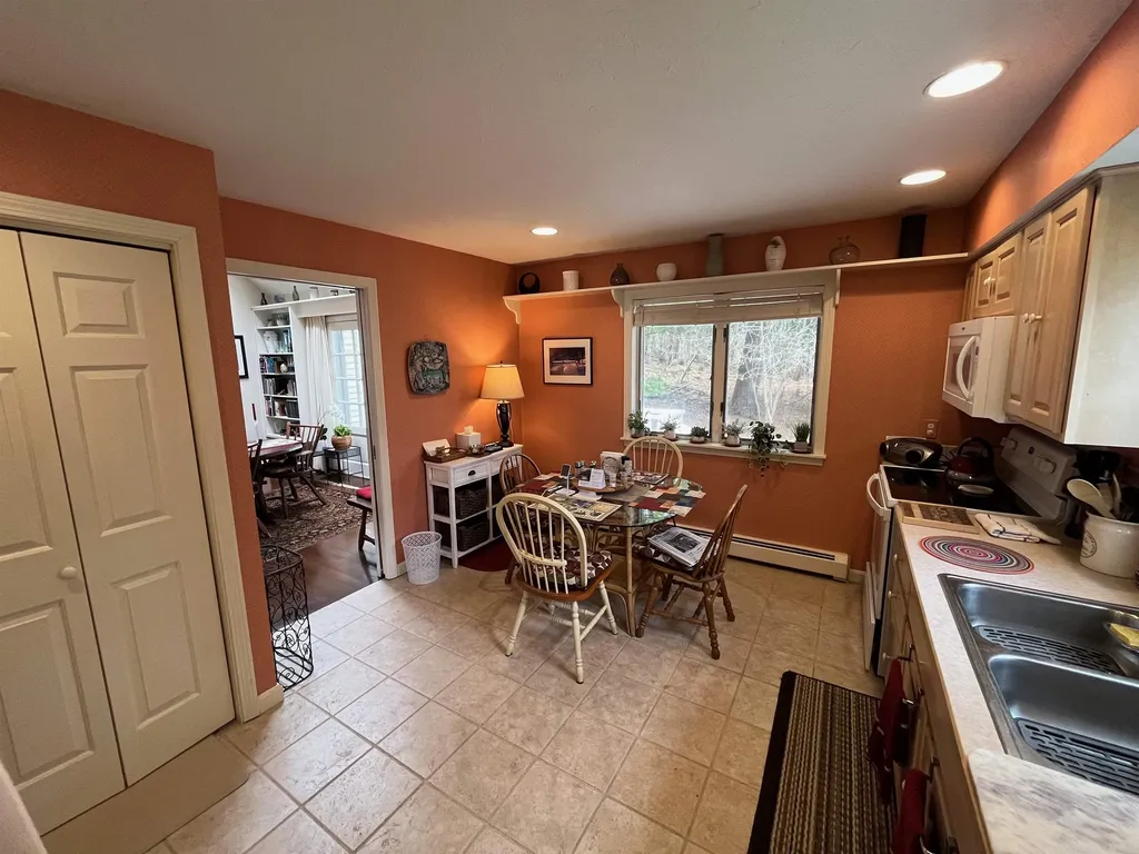 6 Oak Ridge Road Lebanon NH 03784