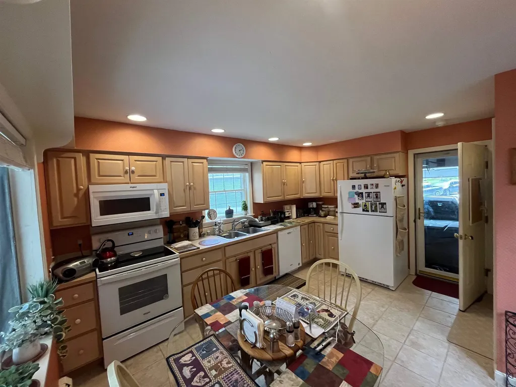 6 Oak Ridge Road Lebanon NH 03784