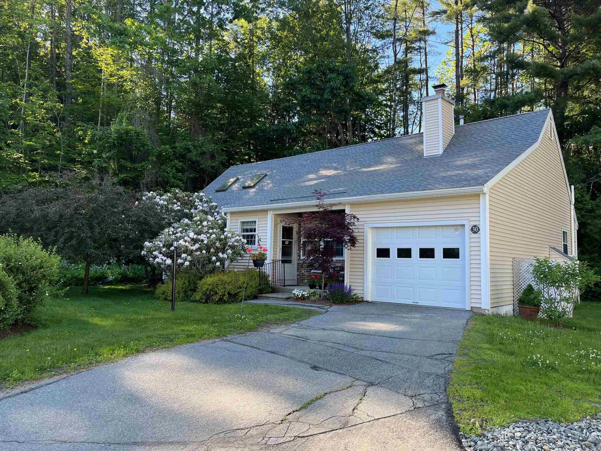 6 Oak Ridge Road Lebanon NH 03784