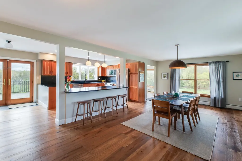 25 Ministry Lane South Hero VT 05458