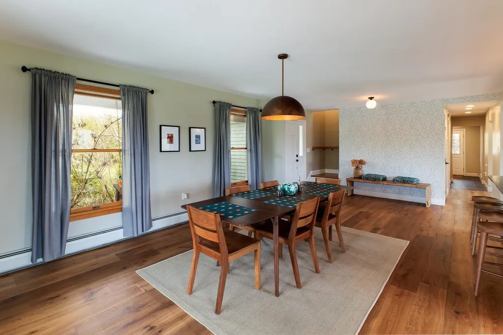 25 Ministry Lane South Hero VT 05458