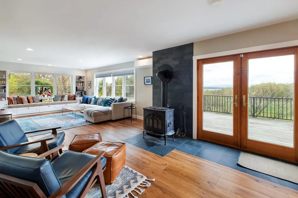 25 Ministry Lane South Hero VT 05458