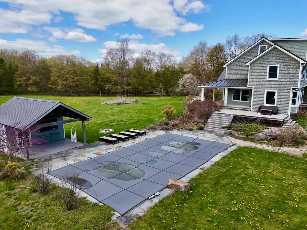 25 Ministry Lane South Hero VT 05458