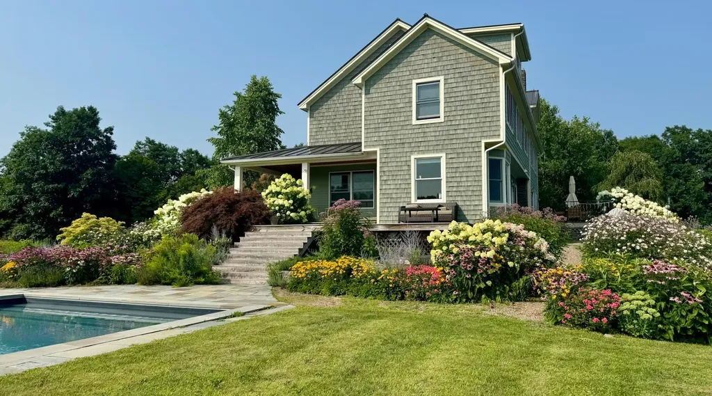 25 Ministry Lane South Hero VT 05458