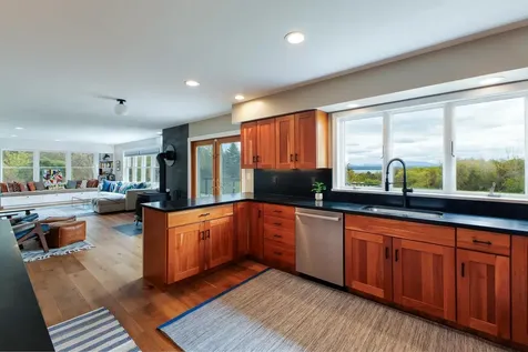 25 Ministry Lane South Hero VT 05458