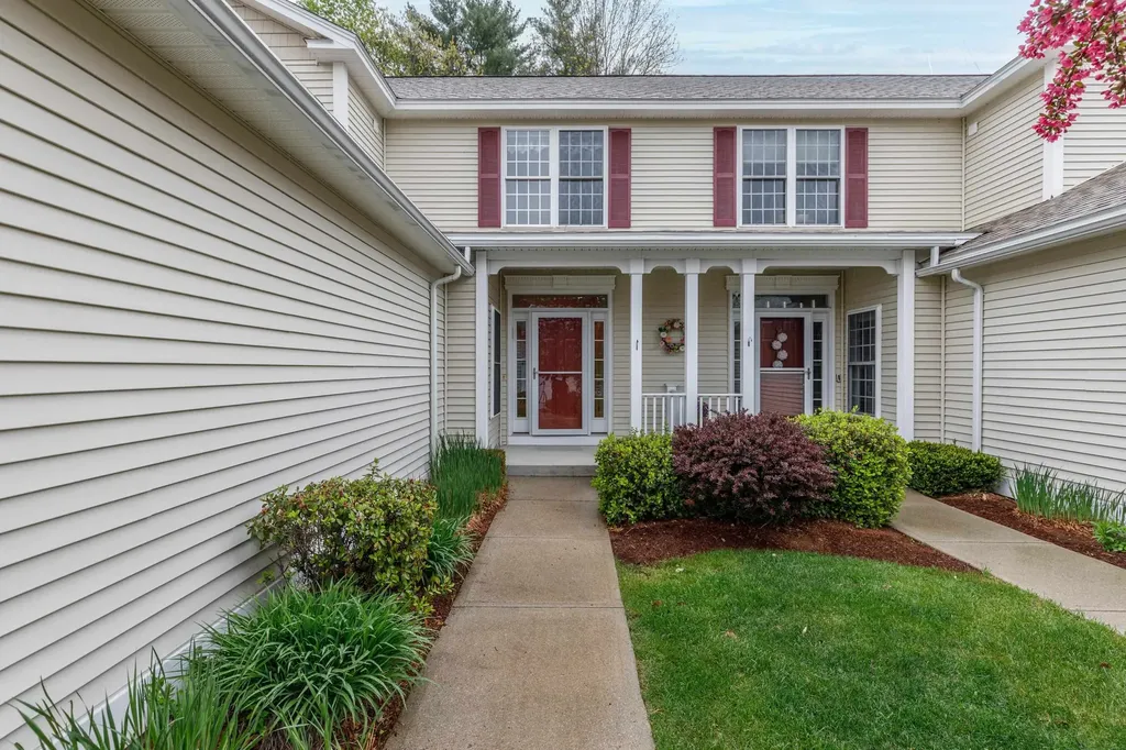 5 Lafond Avenue Hooksett NH 03106
