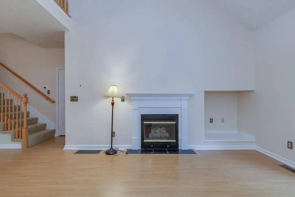 5 Lafond Avenue Hooksett NH 03106