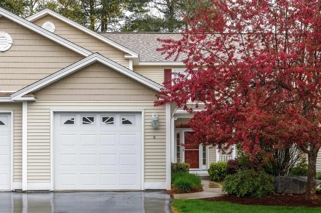5 Lafond Avenue Hooksett NH 03106